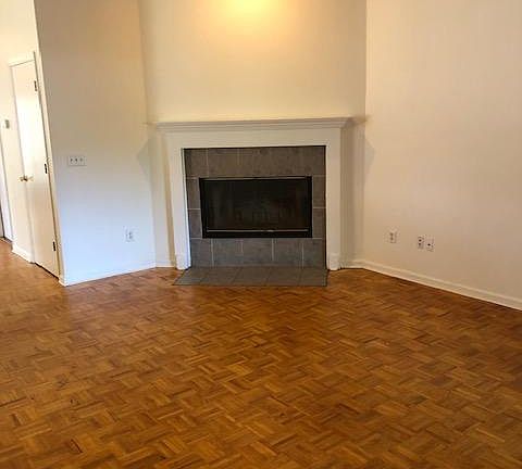4th image of 1109 Hidden Cove Cir S