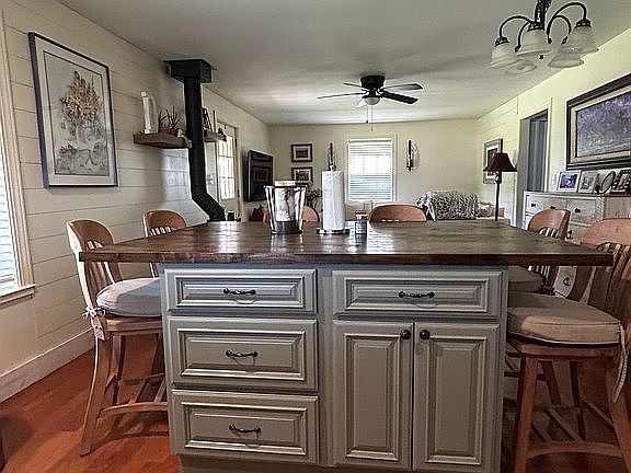 5th image of 1246 Greenbriar Rd
