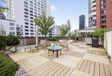 Rented by Luxus Manhattan Realty