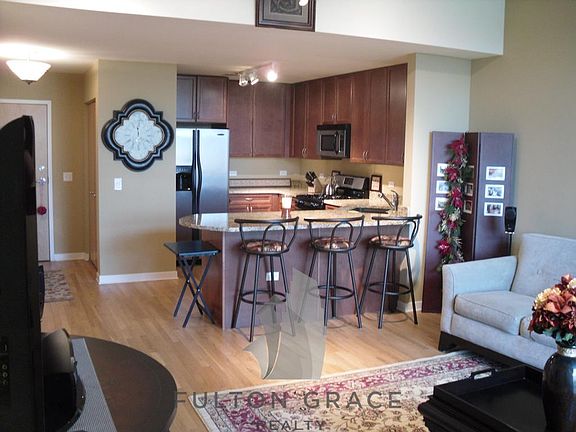 2nd image of 1935 S Archer Ave APT 524
