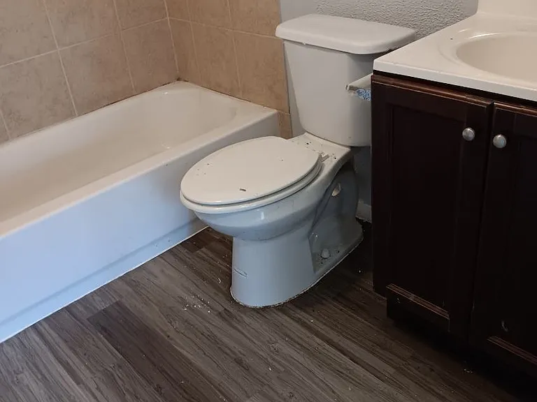 3607 Falling Springs Rd — Photo 7
