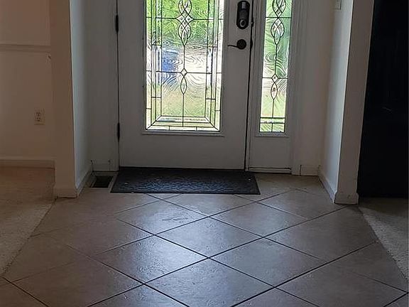 3rd image of 6 Ashbury Crossing Ct