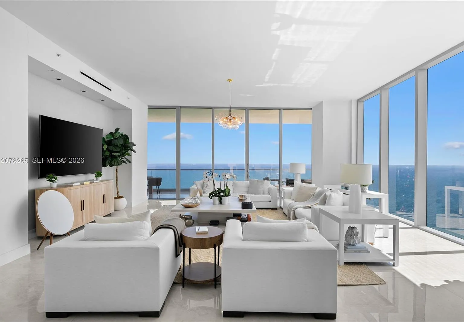 Turnberry Ocean Club Condo — Photo 2