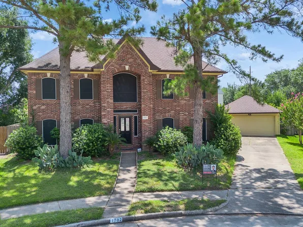 1702 Lake Geneva Ct, Houston, TX 77084