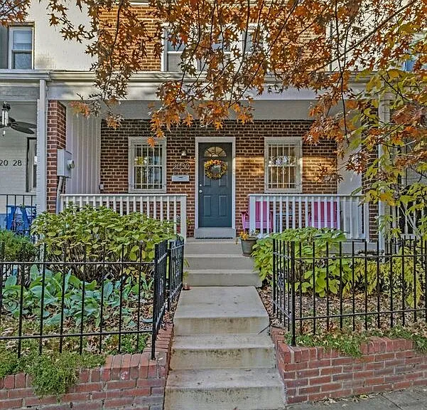 2030 E St NE — Photo 33
