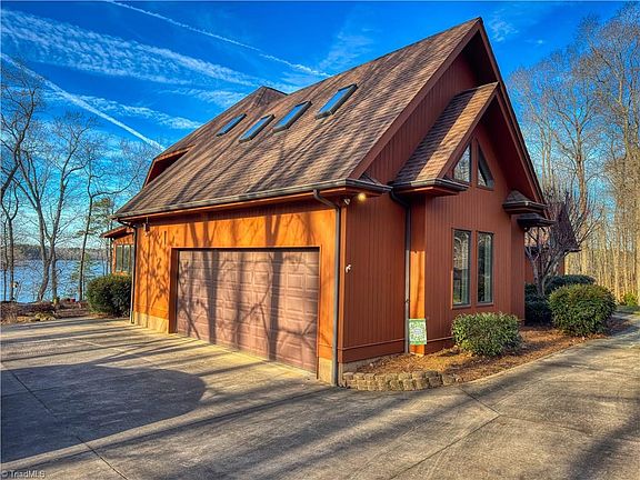 3rd image of 2288 Rocky Cove Ln