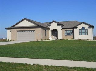 357 Clearview Rd, El Paso, IL 61738