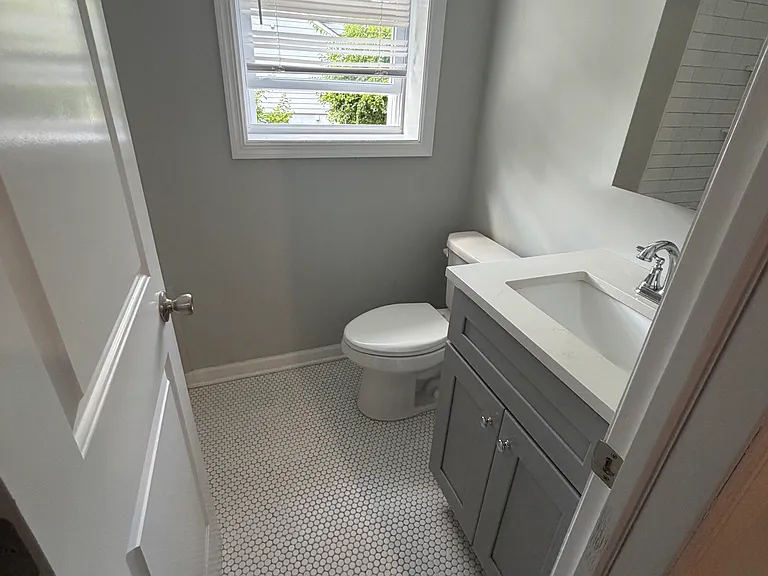 471 Harrison Ave #1B — Photo 4