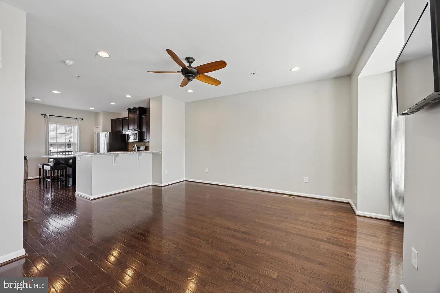 3 bed, 2.5 bath, 1632 sqft, $2,900 — Photo 4