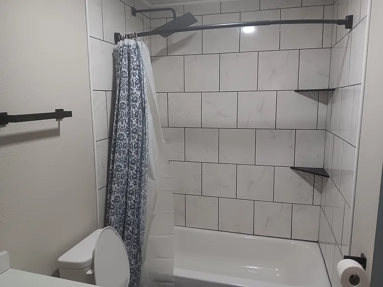 404 S Commercial St — Photo 7