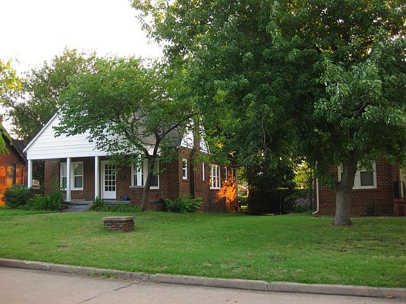 2nd image of 808 S Knoxville Ave