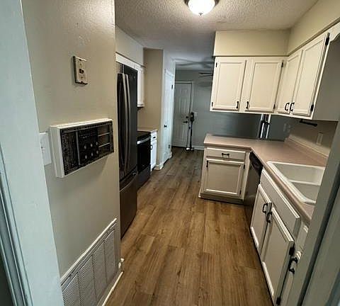 5th image of 206 Cater Dr