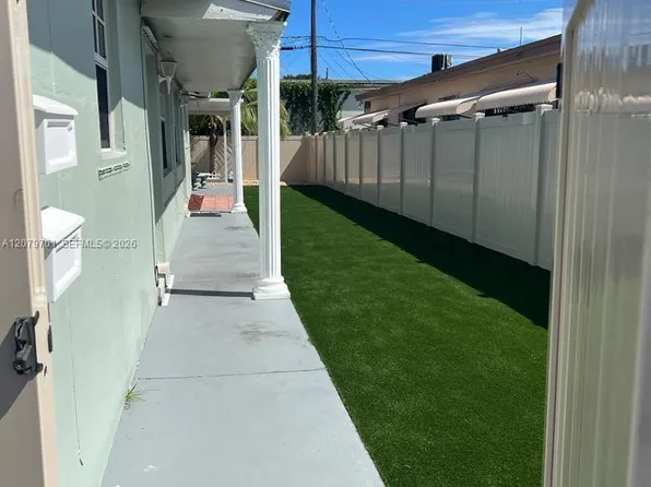 337 Phippen Waiters Rd, Dania Beach, FL 33004