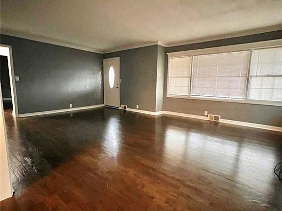 4th image of 1101 Parker Ave