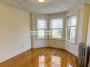 109 Queensberry St APT 12, Boston, MA 02215