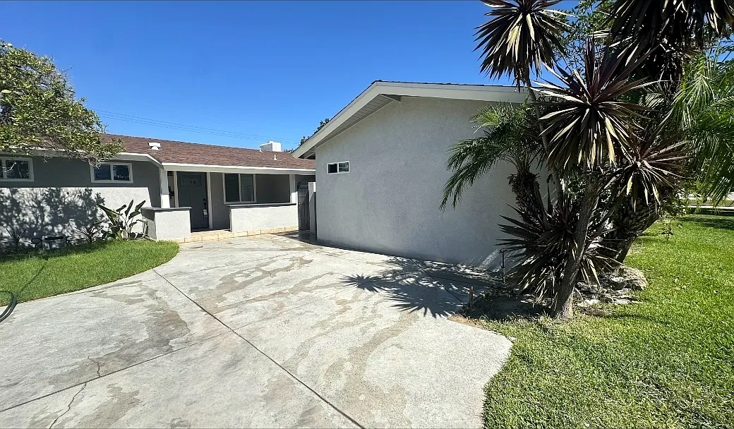 3 bed, 1140 sqft, $4,000 — Photo 1