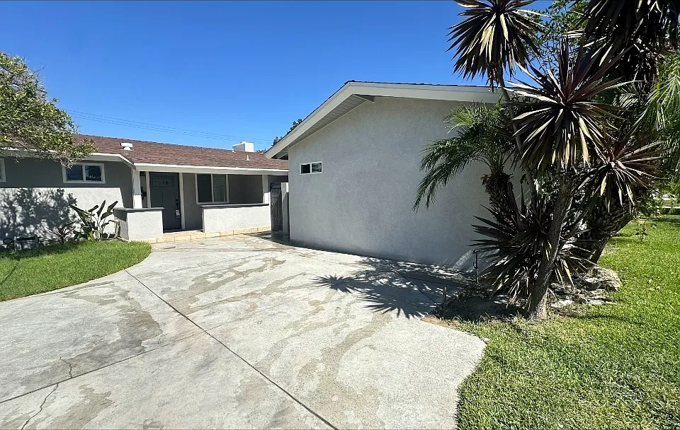 9921 Pacific Ave