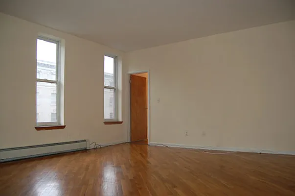 Rented by Stonecrest Realty | media 33