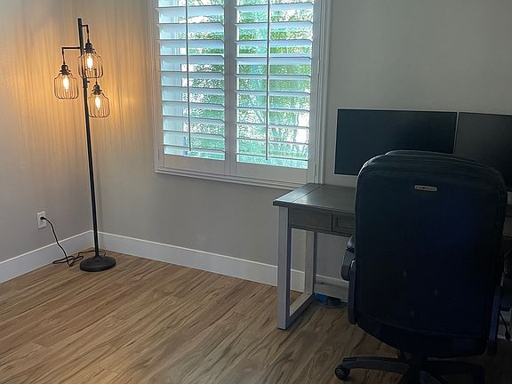 4th image of 15210 Horizon St #3