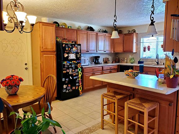 5th image of 1112 Pinon Ct SE