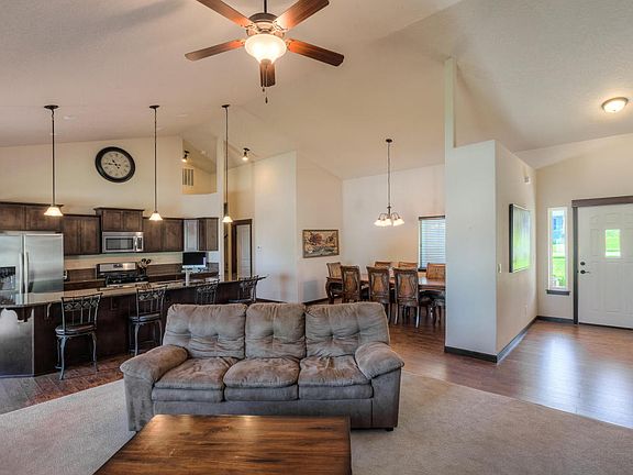 4th image of 883 N Harlequin Dr