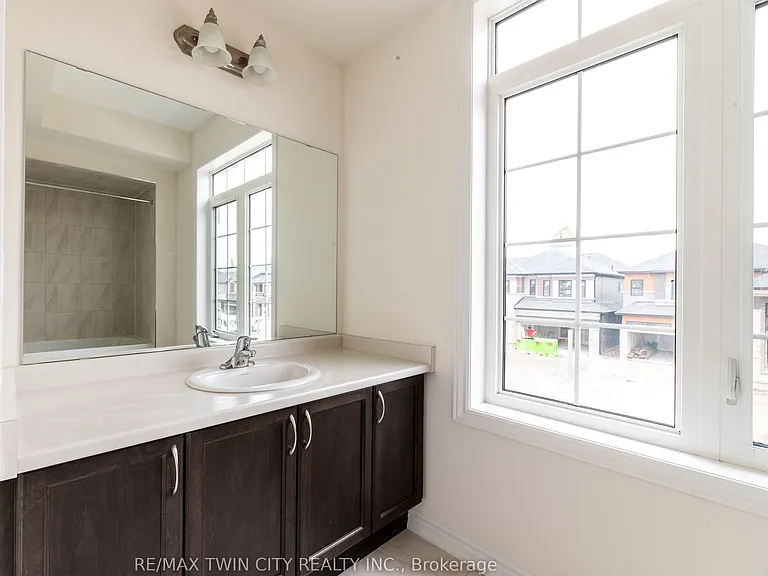 33 Dennis Ave — Photo 24