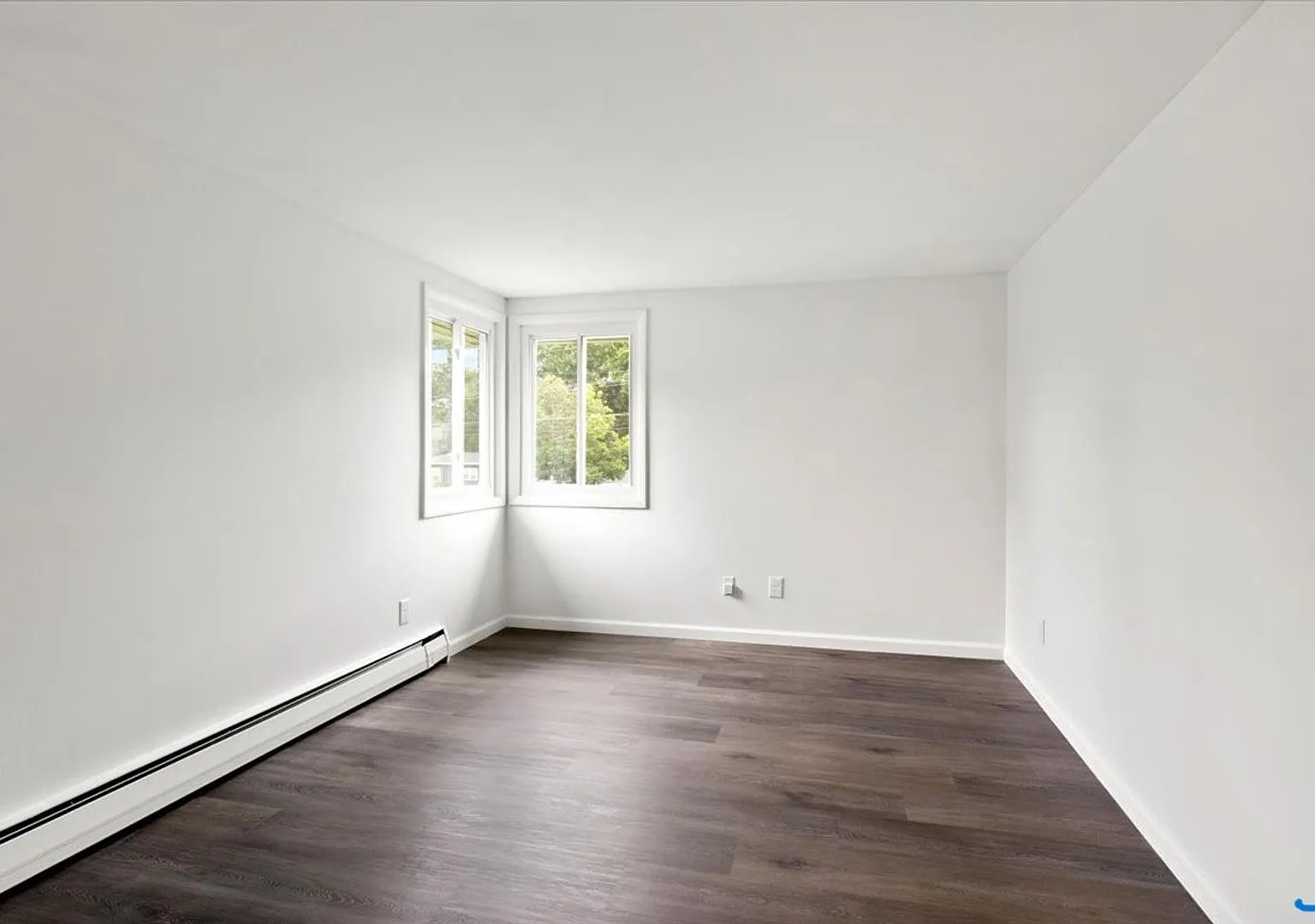 Burke Crest Apartments — Photo 3