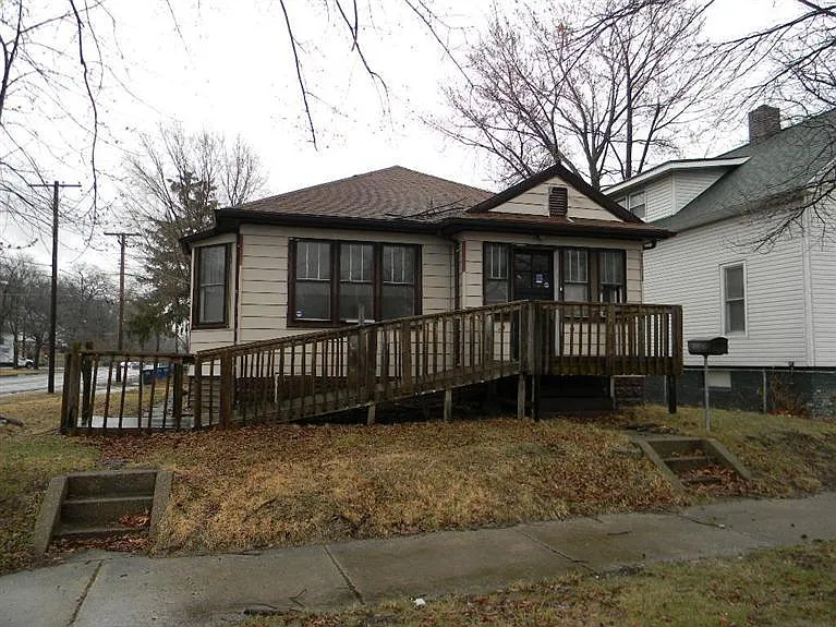 202 McClelland Ave photo 1