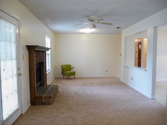 2nd image of 90 Pinedale Cir