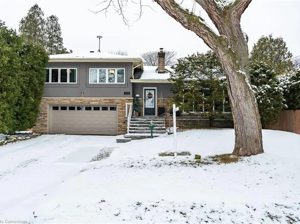 665 Gayne Blvd, Burlington, ON L7T 3W1