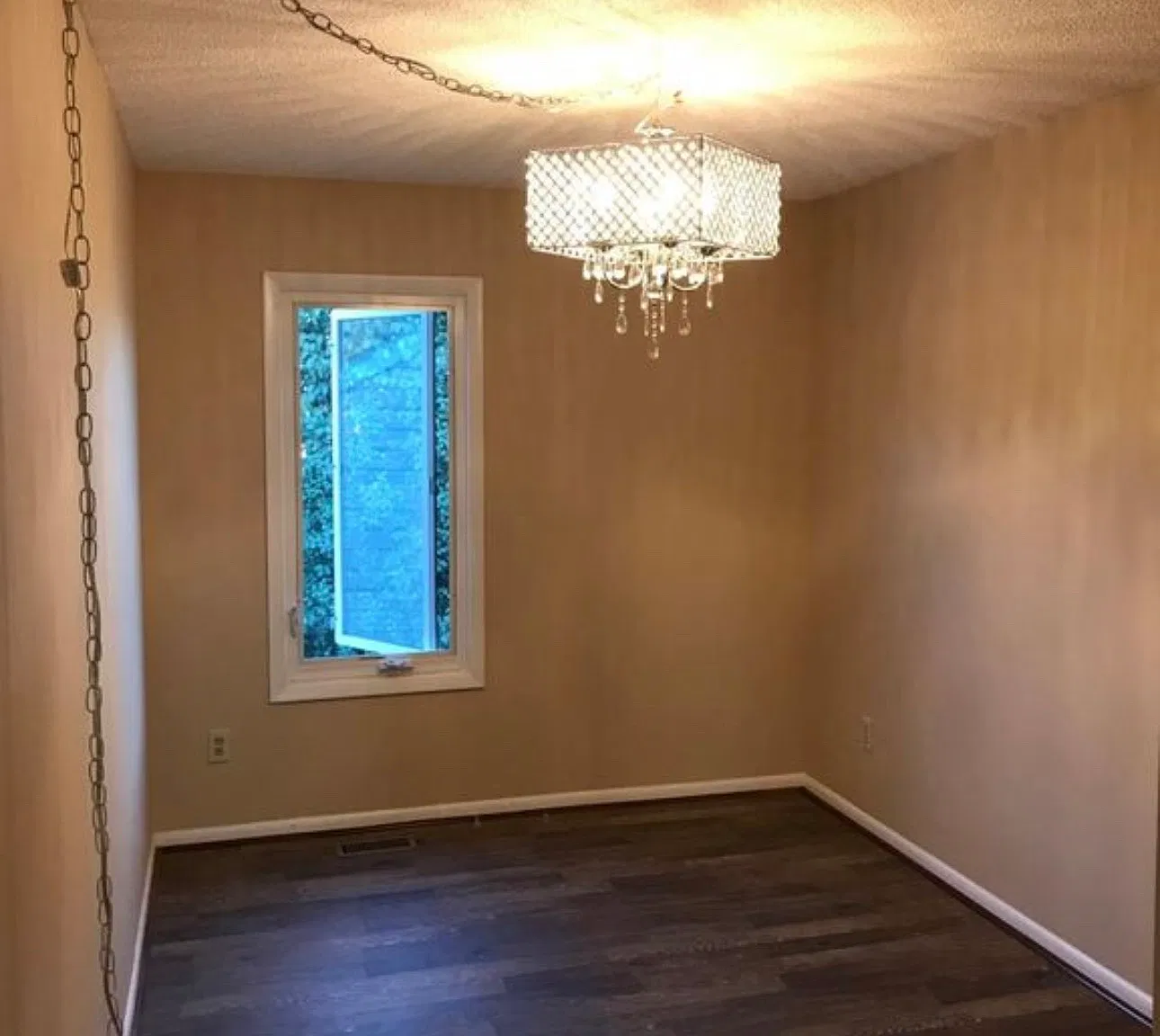 3 bed, 1336 sqft, $2,200 — Photo 4