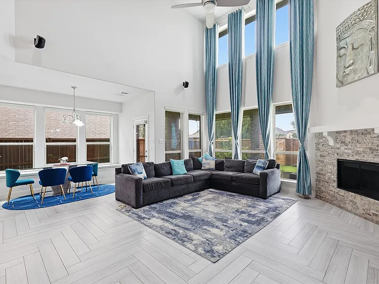5000 Cyndur Dr — Photo 8