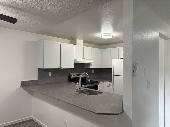 2nd image of 3854 D Pl SE #4