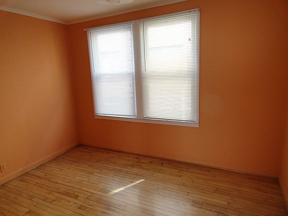 4th image of 2712 N 74th Ave