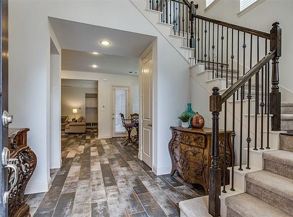 3rd image of 5908 Uplands Dr