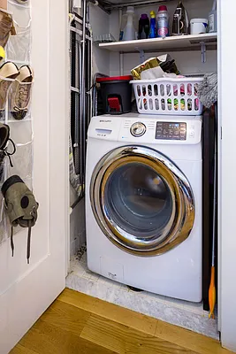 Rented by Nooklyn NYC LLC | media 54
