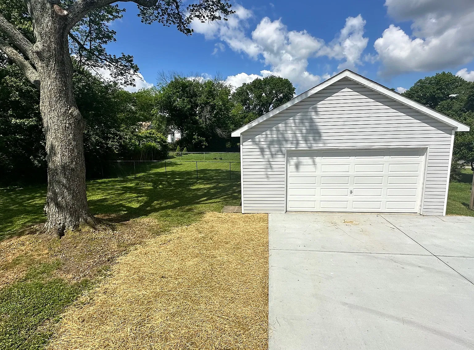 3 bed, 1573 sqft, $2,100 — Photo 2