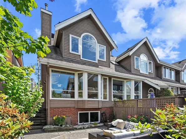 230 Keith Rd E #1, North Vancouver, BC V7J 2J4