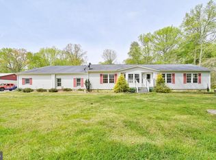 824 Hawks Bridge Rd, Mannington, NJ 08079