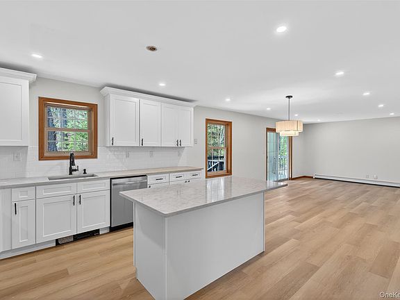 4th image of 768 Forestburgh Road