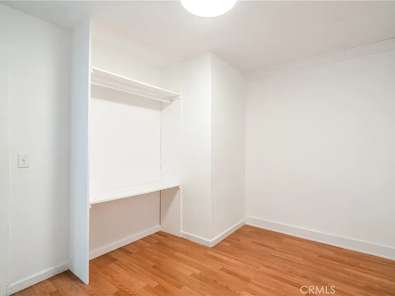 1125 N Heliotrope Dr — Photo 19