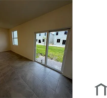 2740 SE 24th Ct #2740 — Photo 2