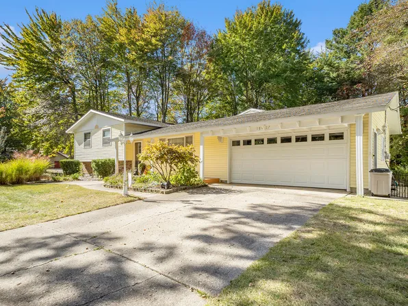 18427 168th Ave, Spring Lake, MI 49456