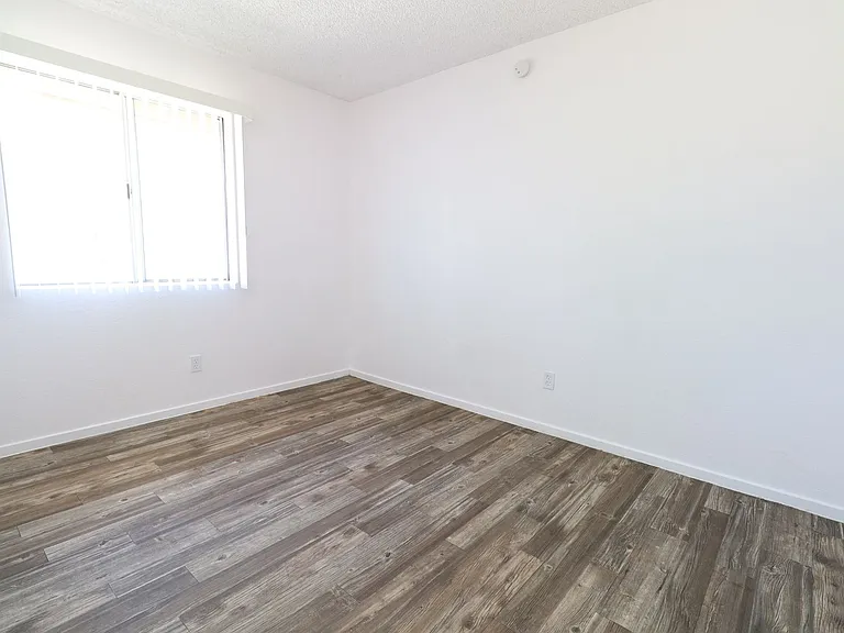 1620 N Beverly Ave #10 — Photo 10