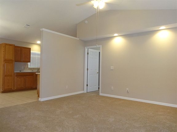 5th image of 11932 Kathleen Ct
