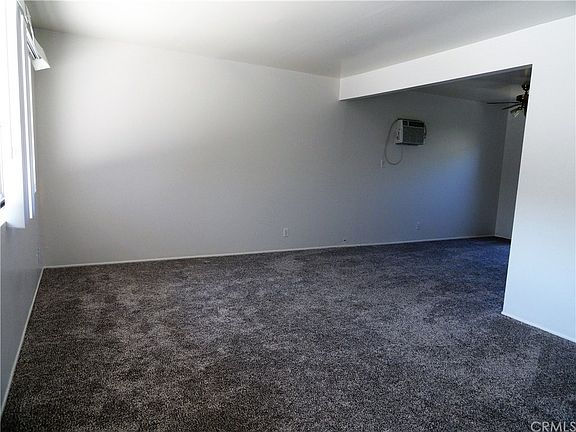 4th image of 911 W Olive Ave