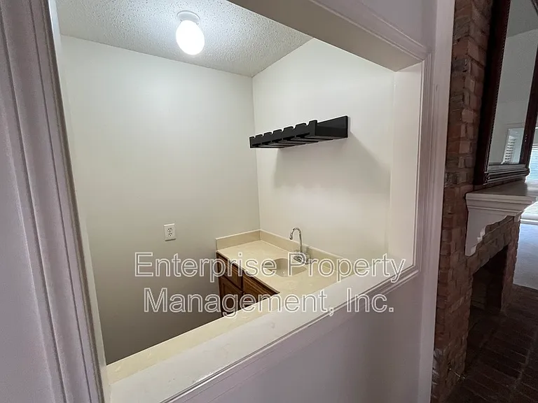6700 N Kirby Oaks Cv — Photo 7