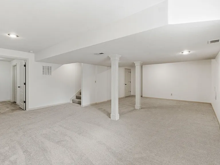 20521 W 71st Ter — Photo 32