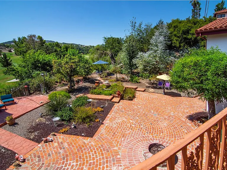 18690 Pasadero Dr — Photo 43