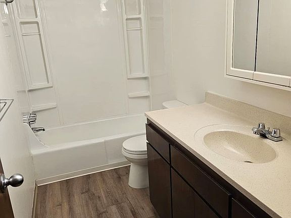 5th image of 408 N M St #1B-1Ba-700Sqft